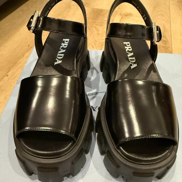 Prada Calzature Donna in Nero - Picture 4 of 6